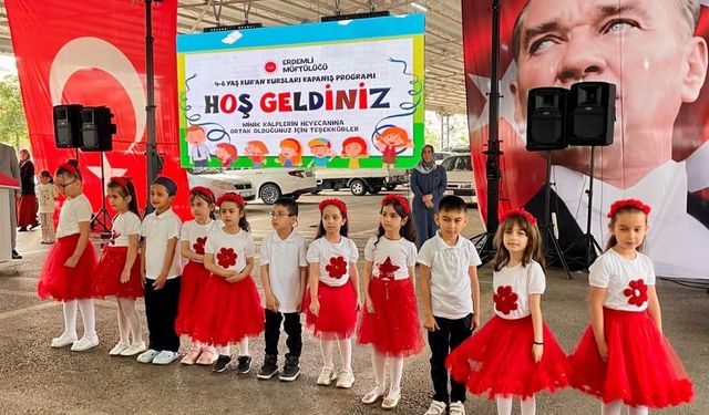Kur'an kurslarında yıl sonu coşkusu