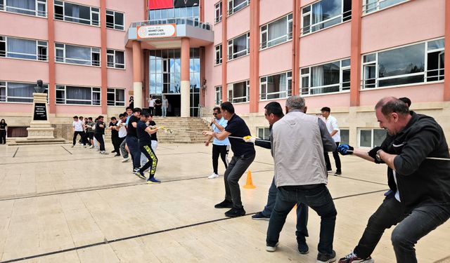 Lisede geleneksel kavurma şenliği