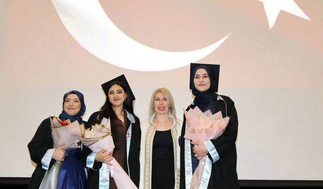 Manavgat Sosyal ve Beşeri Bilimler Fakültesi öğrencileri mezun oldu