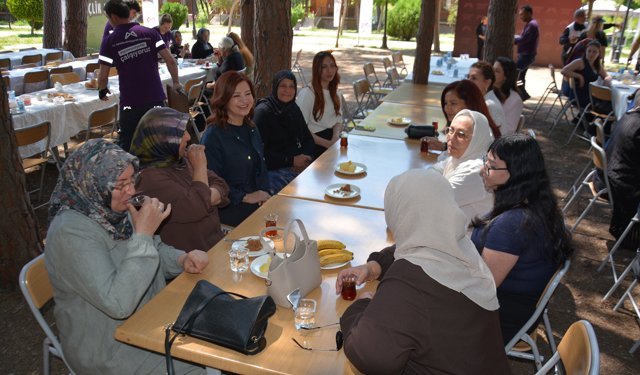 Mersin'de şehit annelerine özel program