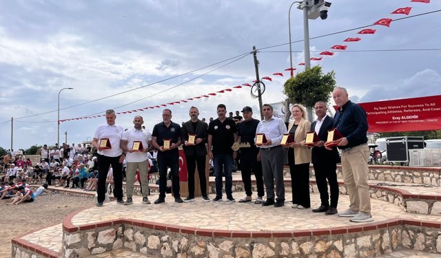 Mersin'de Uluslararası 2'nci Turan Cup Halat Çekme Turnuvası düzenlendi