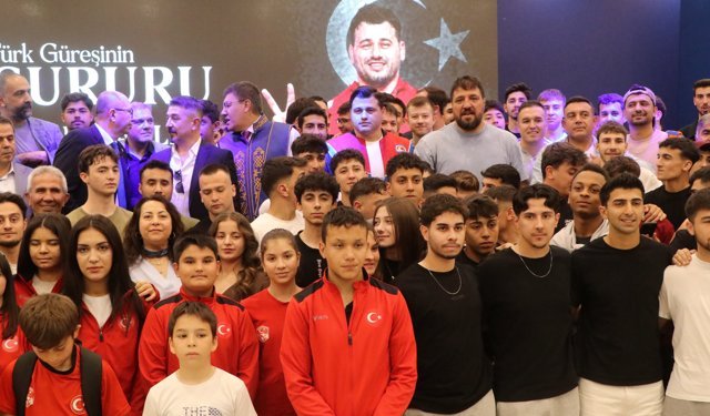 Milli güreşçi Rıza Kayaalp'e fahri doktora unvanı