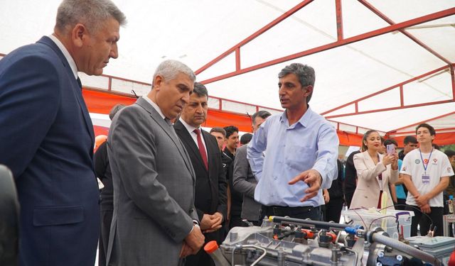 Osmaniye'de TÜBİTAK 4006 Bilim Fuarı açıldı