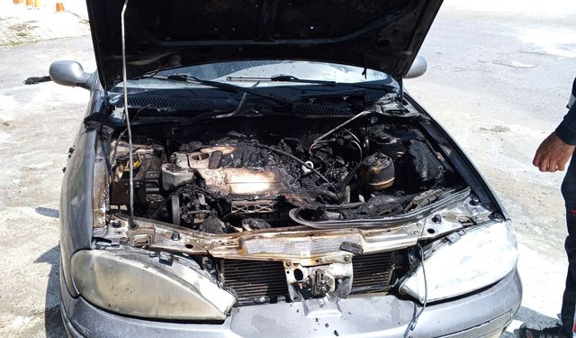 Otomobil yangında kullanılamaz hale geldi