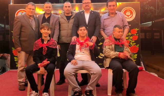 Özel bireylere temsili askerlik öncesi kına gecesi