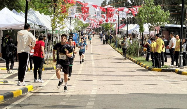 Reyhanlı'da liselilerden 19 Mayıs koşusu
