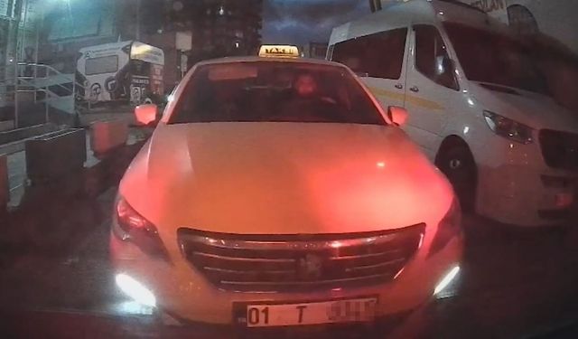 Taksiciler, uygulamayla yolcu taşıyan sürücü ile kadın yolcuya korku dolu anlar yaşattı