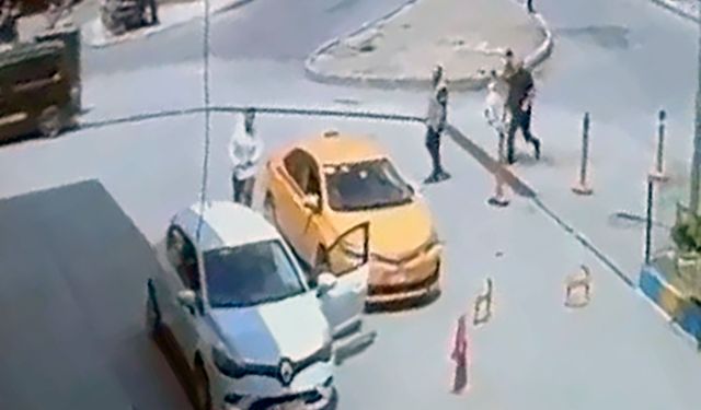 Trafikte tartıştığı taksiciyi takip edip, bıçakladı; olay kamerada