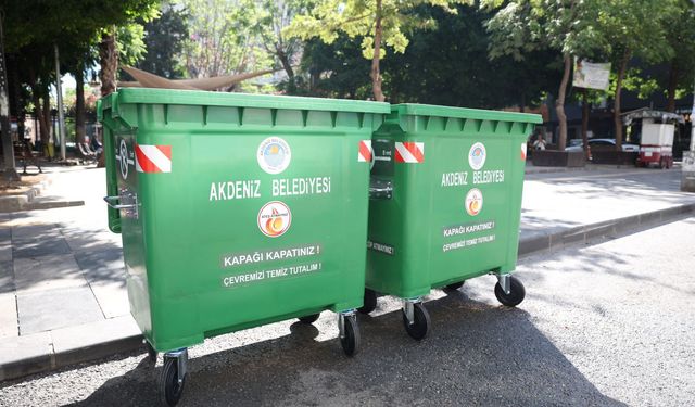 Akdeniz'de çöp konteynerleri yenileniyor