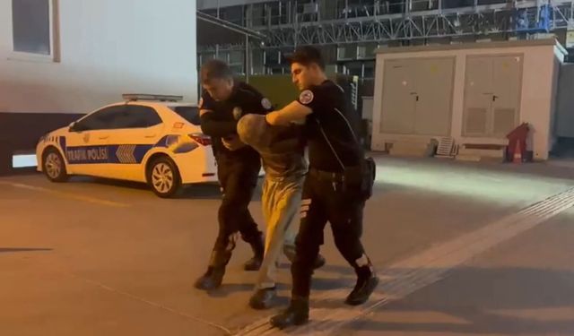 Aranan hükümlü, vücuduna bantladığı esrarla yakalandı
