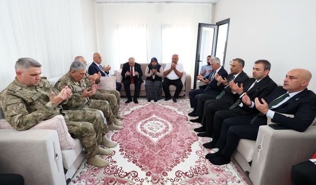 Bakan Güler, Kahramanmaraş'ta birlikleri denetledi (5)