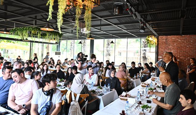Başkan Uysal MURGEM mezunlarıyla bir araya geldi