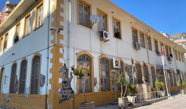 Devlet Bahçeli'nin mezun olduğu ilkokul, tarihi dokusuyla yeniden açılıyor