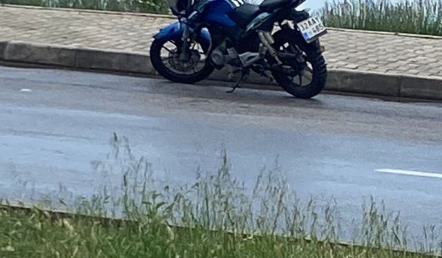 Devrilen motosikletin sürücüsü yaralandı