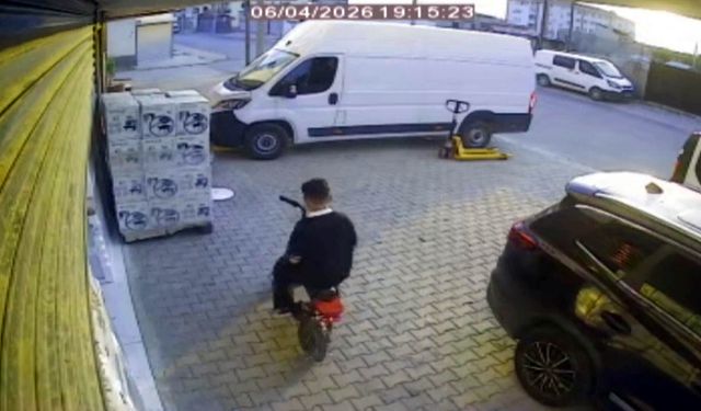 Elektrikli motosikletli çocuğun ağır yaralandığı kaza kamerada