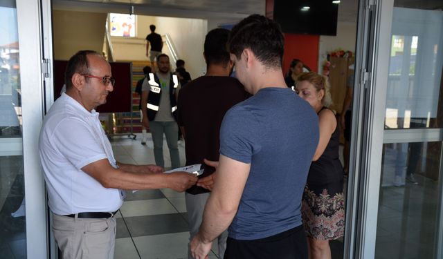 Görevlilerin 'Koş, çabuk kapı kapandı' uyarısıyla hızlanıp sınava yetişti