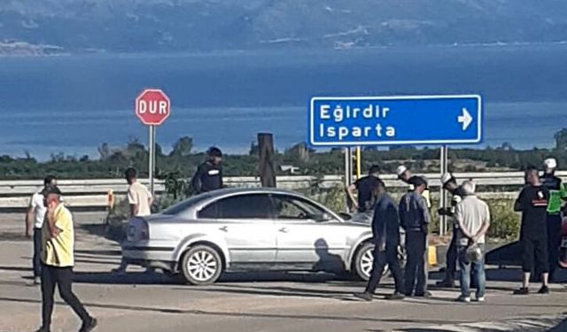 İki otomobil çarpıştı: 5 yaralı