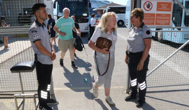 İngilizler kruvaziyerle Alanya'ya geldi