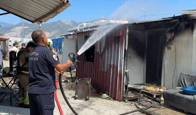 İskenderun'da konteyner yandı: 1 yaralı
