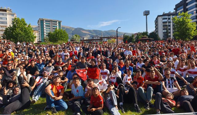 Kahramanmaraş'ta dev ekranda milli heyecan