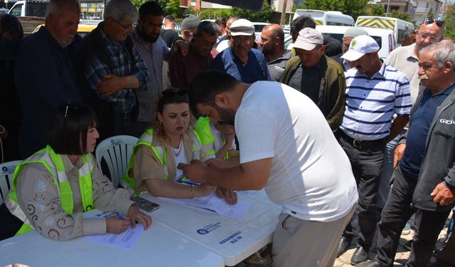 Korkuteli'de üreticilere kovan dağıtımı yapıldı