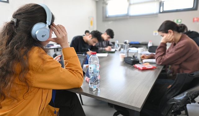 Mersin'de öğrenciler geleceklerini şekillendiriyor