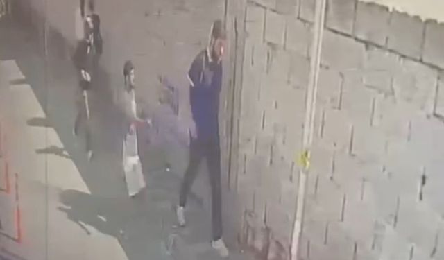 Mersin'de spreyle 250 bin dolarlık gasp kamerada