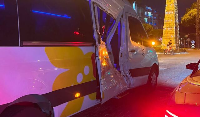 Minibüsle çarpışan motosikletin sürücüsü öldü