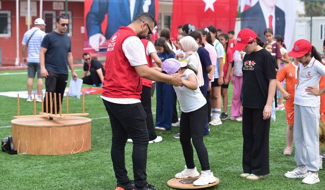 Osmaniye'de çocuklar geleneksel oyunlarla doyasıya eğlendi