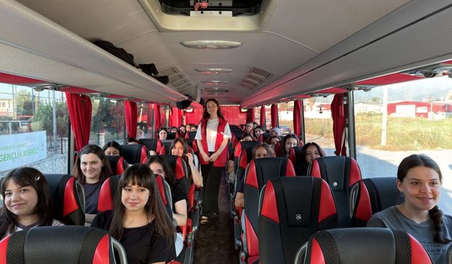 Osmaniyeli 96 genç, Ulusal Gençlik Kampları'na uğurlandı