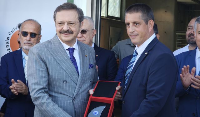 TOBB Başkanı Hisarcıklıoğlu, Denizcilik Fakültesi'ni ziyaret etti