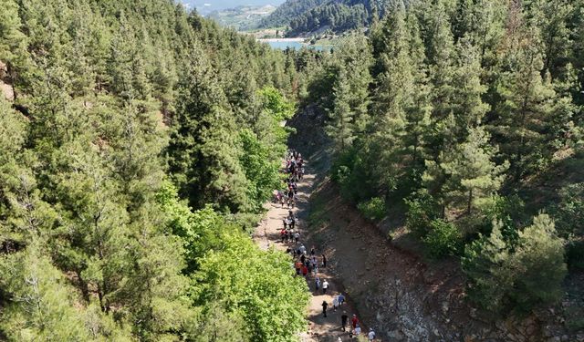 Toroslar'da nefes aldıran doğa yürüyüşü