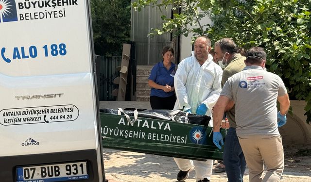 Yalnız yaşadığı evinde ölü bulundu