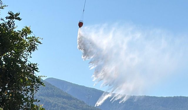 Zirai alan yangını helikopter desteğiyle söndürüldü