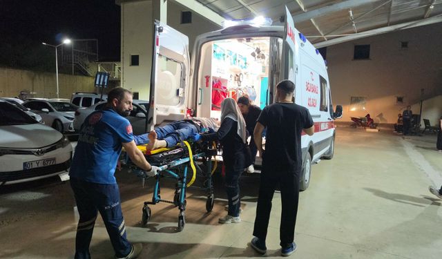 Adana'da 3 otomobilin karıştığı zincirleme kaza: 7 yaralı