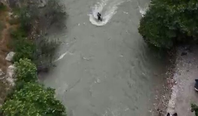 Derede mahsur kalan 7 kişi kurtarıldı