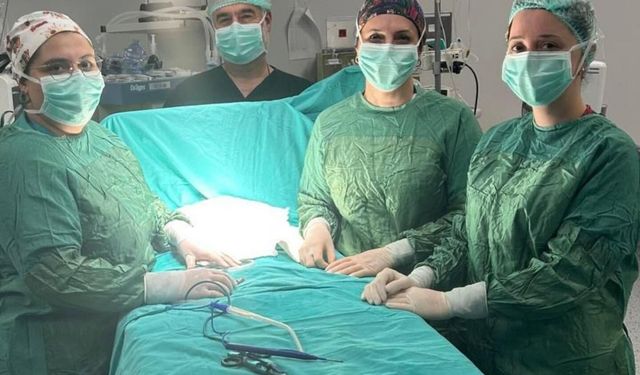 Hatay'da bağırsakları tıkanan prematüre bebeğe cerrahi operasyon