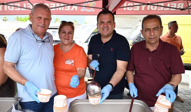 Kemer Belediyesi'nden aşure ikramı