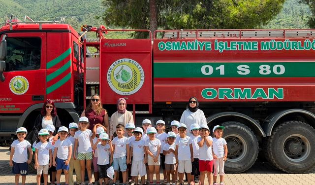 Minik öğrenciler orman yangınlarıyla mücadeleyi yerinde öğrendi