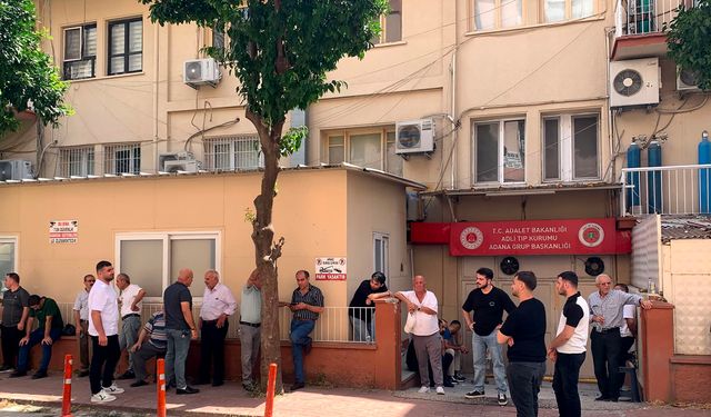 Öldürdüğü boşanma aşamasındaki eşine, kızını bırakma bahanesiyle kapıyı açtırmış