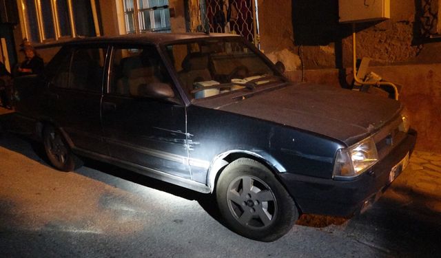 Önce park halindeki 2 araca, ardından karşı yönden gelen otomobile çarptı