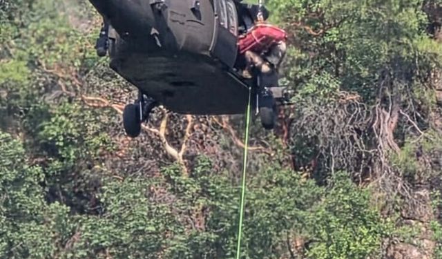 Osmaniye'de kanyonda düşen kişi, askeri helikopterle kurtarıldı