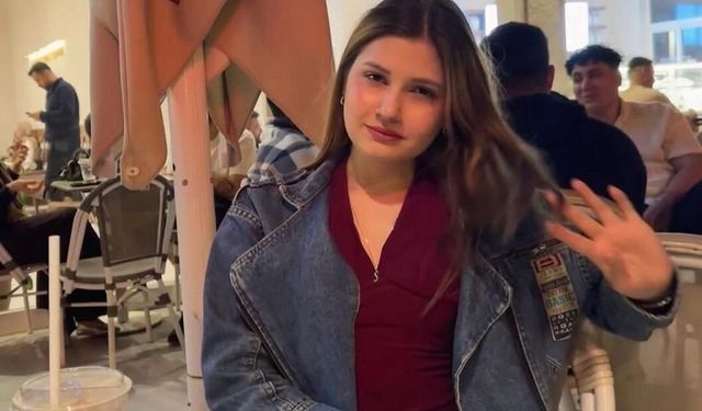Otomobil, bariyerlere çarpıp devrildi: 2 ölü, 3 yaralı / Ek fotoğraflar
