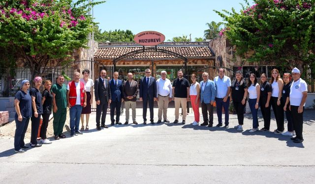 Vali Toros'tan huzurevi ziyareti