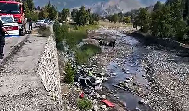 Adana'da otomobil dereye uçtu: 2 ölü, 1 yaralı