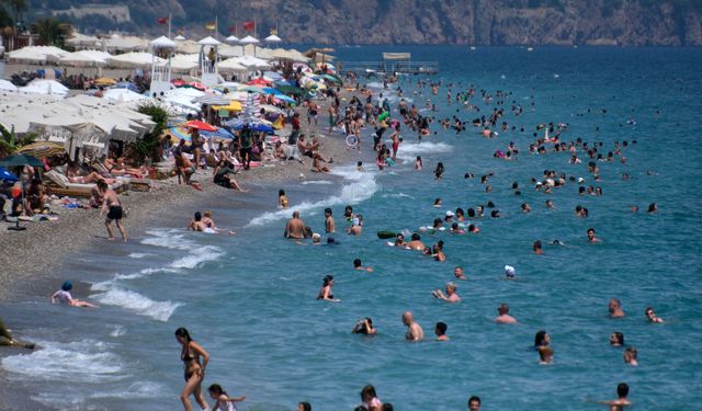 Antalya'da yüksek nem bunalttı
