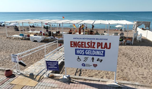 Engelsiz plajda denize kolay ulaşım
