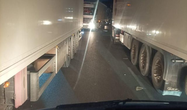 Gümrük kapısında iki TIR arasında sıkışan sürücü öldü