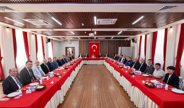 Jandarma komutanına veda yemeği