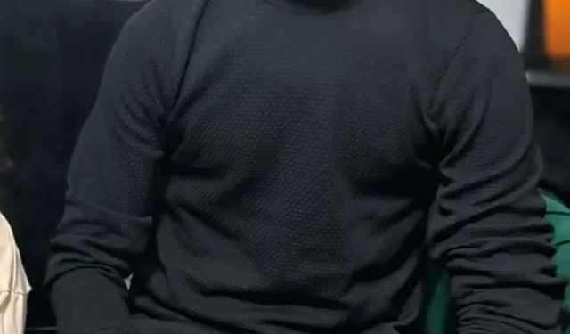 Kavşakta iki otomobil çarpıştı: 2 ölü, 3 yaralı